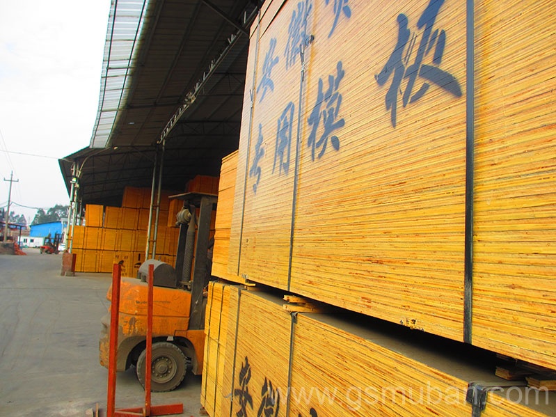 建筑模板黑色紅色哪個便宜?各自優(yōu)點介紹